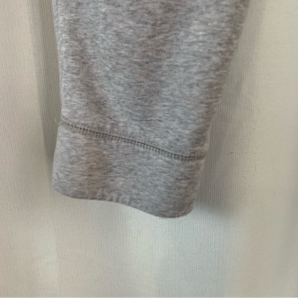 Mens large Tommy Hilfiger sweats - Picture 3 of 10